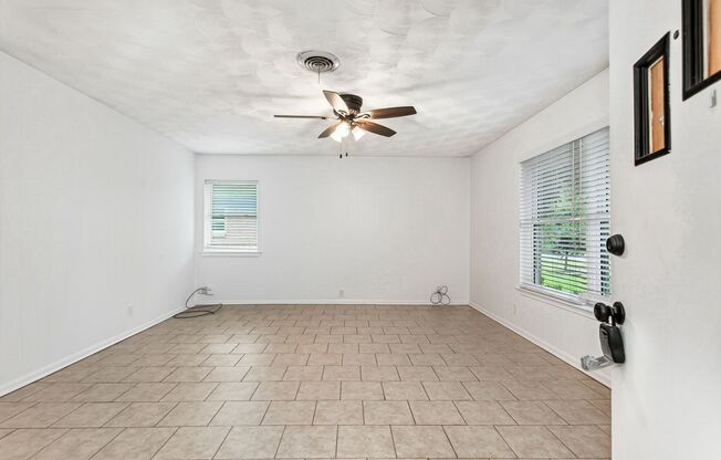 2 Bedroom, 2 Bath Duplex in Lochwood
