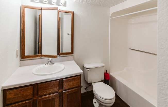 Chandler 1802 Apartments | Bathroom