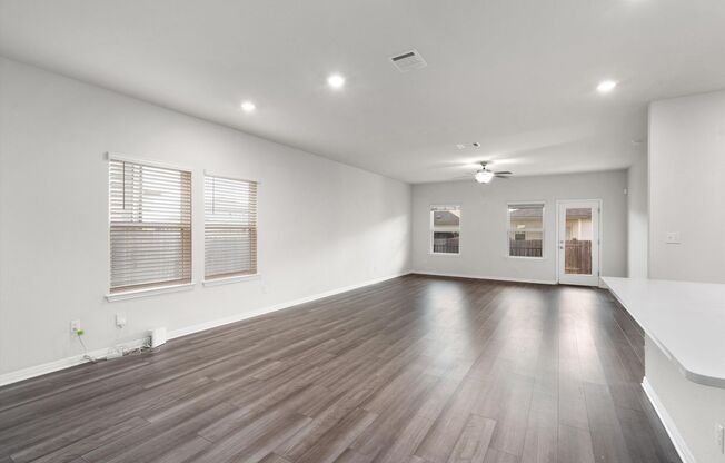 Huge 5-Bedroom Home for Lease in South Austin