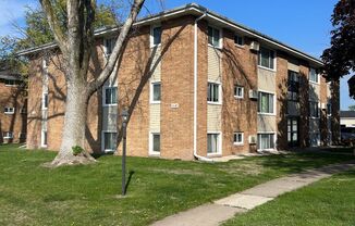 Hanson Court Apartments