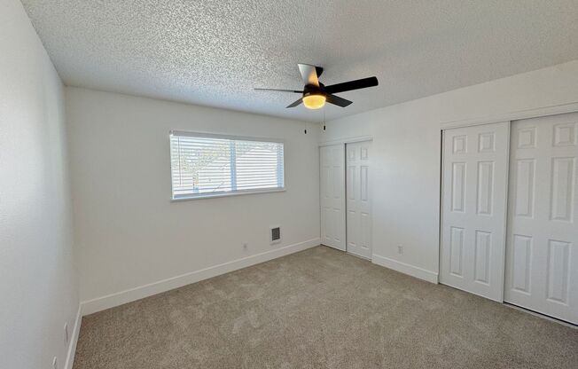 2 beds, 1 bath, 890 sqft, $1,455, Unit 24