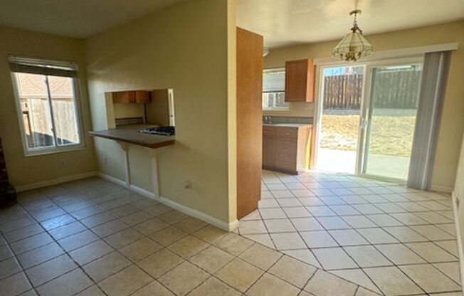 3 beds, 2 baths, $3,000