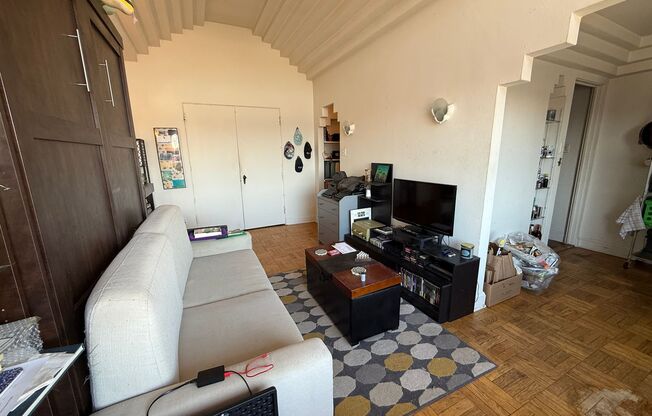 1 bed, 1 bath, $1,195, Unit 601