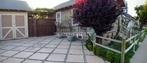 1015 Roswell Ave