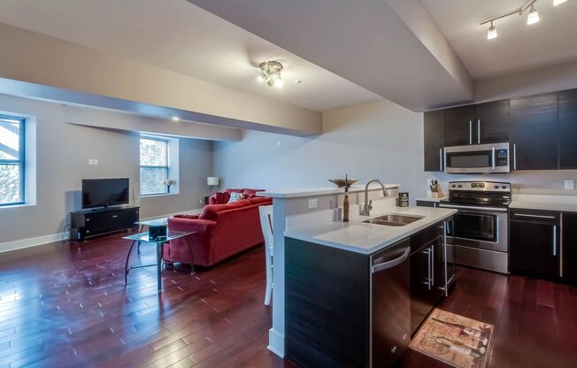 1 bed, 1.5 baths, 812 sqft, $1,575, Unit Mary 302