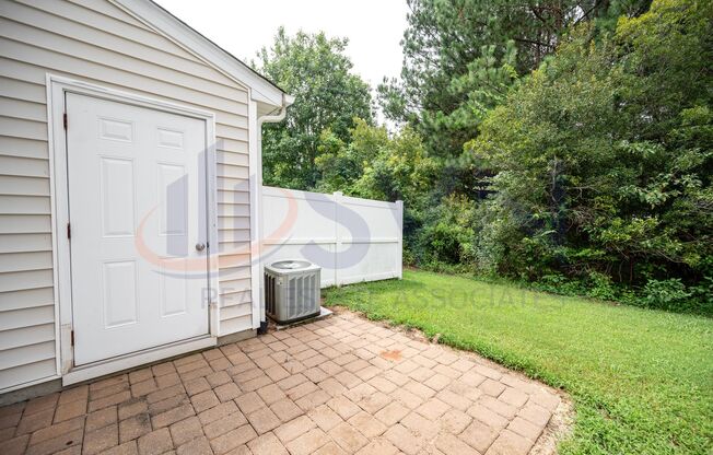 Cozy 2BR, 1.5BA Townhome in Durham Amberlynn Valley Neighborhood