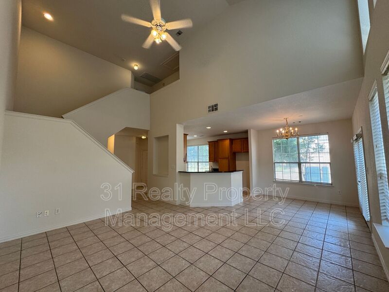 900 ENGLEWOOD LN