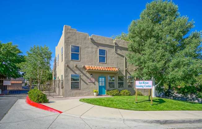 Welcome to Las Kivas Apartments