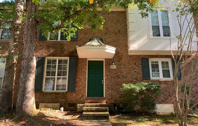 Spacious North Raleigh  Townhouse  *2 brm 2 bath * small pet neg't * laminate floors