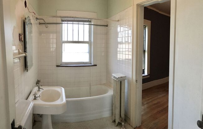5752-58 N Winthrop Ave