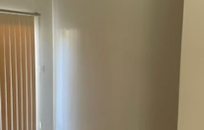 2 beds, 1 bath, $2,245, Unit B
