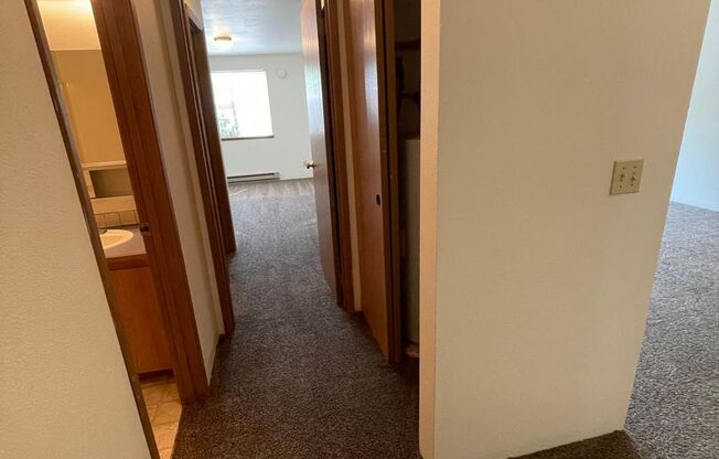 2 beds, 1.5 baths, 900 sqft, $1,600, Unit B104