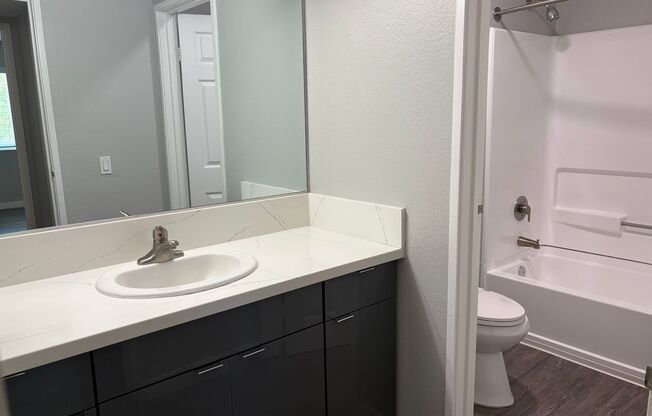 2 beds, 1 bath, 875 sqft, $2,720, Unit 4