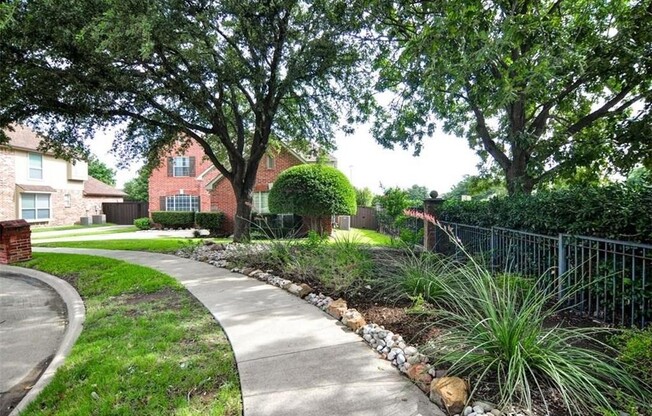 4701 LAWRENCE LN