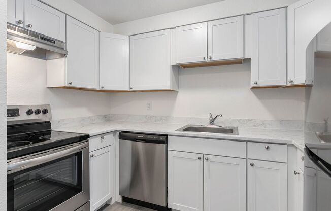 2 beds, 1 bath, 800 sqft, $1,740, Unit Unit 12