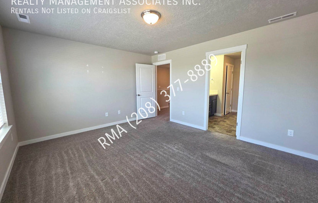 4735 W SANTA FE LN