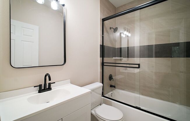 Luxury 2 Bed 2 Bath, Downtown Eustis Full Month Free!