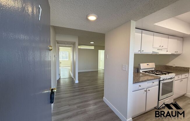 2 beds, 1 bath, 900 sqft, $2,295, Unit 7