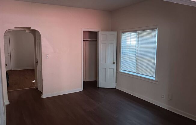 3 beds, 1 bath, $850