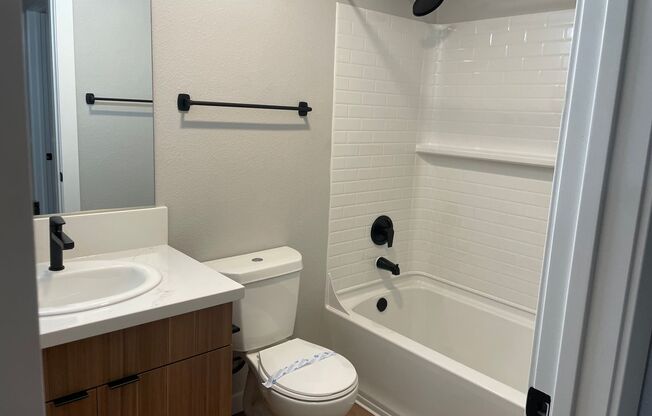 1 bed, 1 bath, 495 sqft, $2,730, Unit C-222