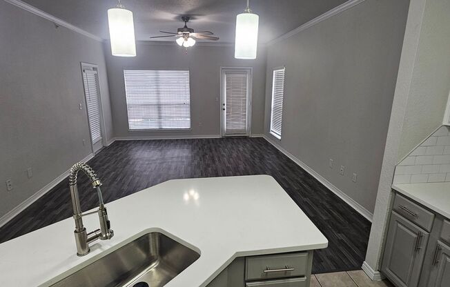 1 bed, 1 bath, 732 sqft, $1,250, Unit 06205