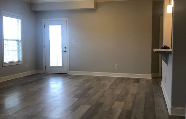 2 beds, 2 baths, 1,074 sqft, $905, Unit 47