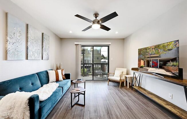 3301 Red River