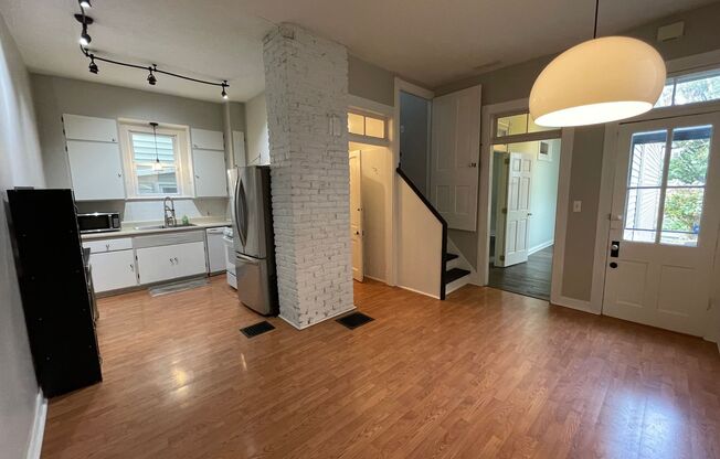 2 beds, 1 bath, $1,795