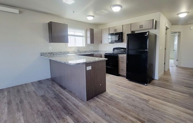 3 Bed 2 Bath Apartment for Rent in Idaho Falls - Off street parking