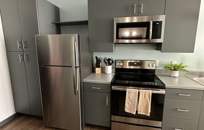 Studio, 1 bath, 425 sqft, $1,695, Unit 311 - Furnished