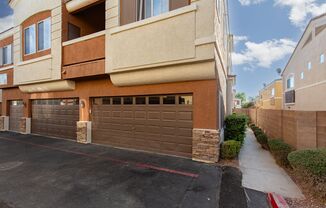 3 bedroom/2 car garage unit in gated NW community