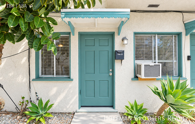 728 1/2 MACHADO DR