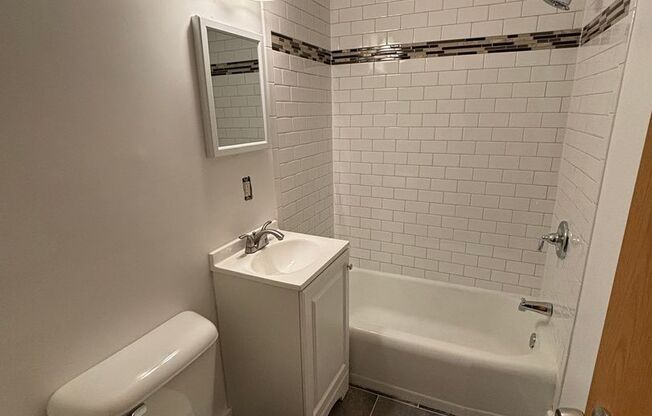 1 bed, 1 bath, $850, Unit #87