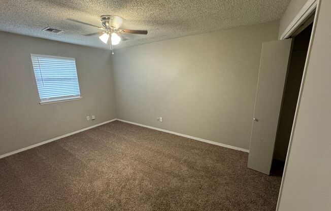 2 beds, 1 bath, $1,025