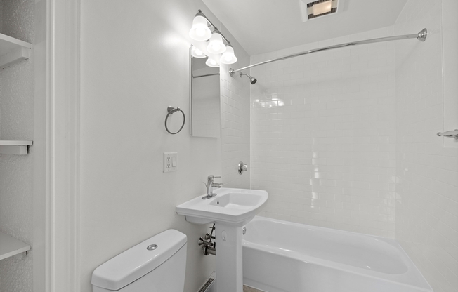 1 bed, 1 bath, 600 sqft, $2,300, Unit 37