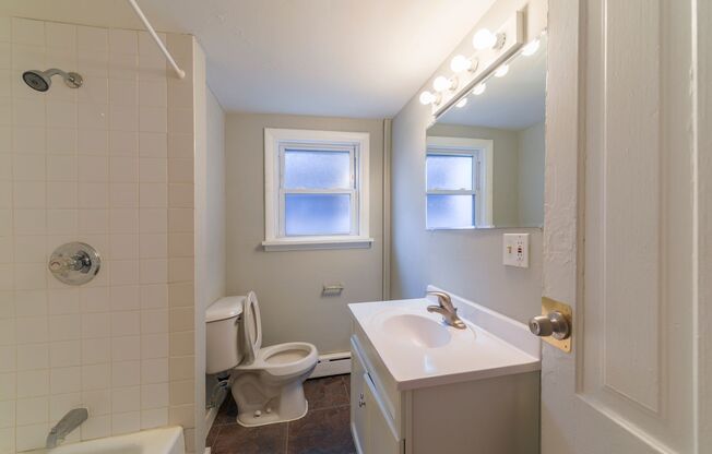 2215 - 2217 Grand Ave South