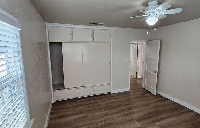 2 beds, 1 bath, $2,650