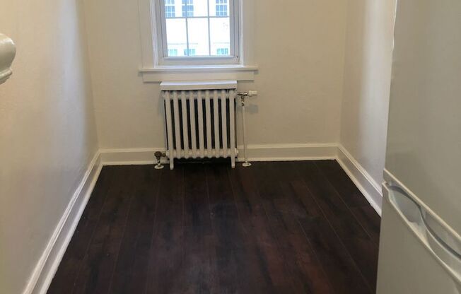 Studio, 1 bath, 308 sqft, $1,250, Unit Bayard Manor 307