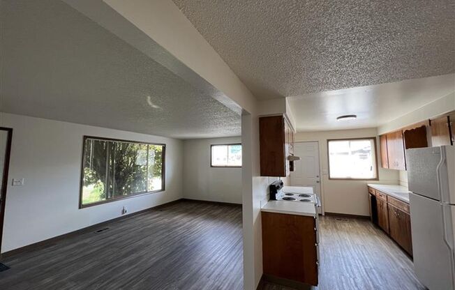 2 beds, 1 bath, 955 sqft, $1,695, Unit 1831