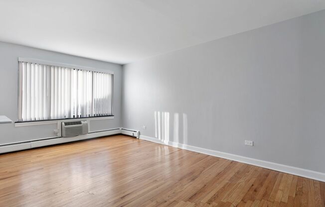 Studio, 1 bath, 275 sqft, $1,400, Unit 547