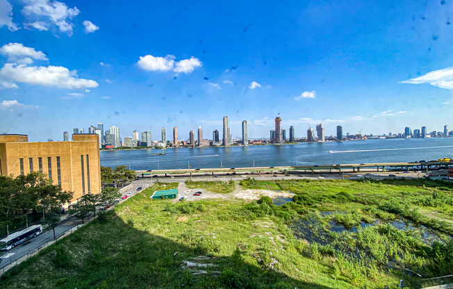 5 TUDOR CITY PL