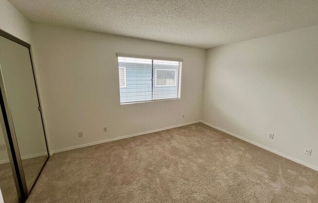 2 BED, 2.5 BATH TOWNHOUSE UNIT * NORTH GLENDALE * WASHER DRYER