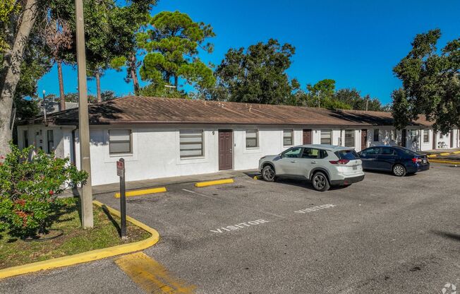 2 beds, 1 bath, 700 sqft, $1,699, Unit 4060-09