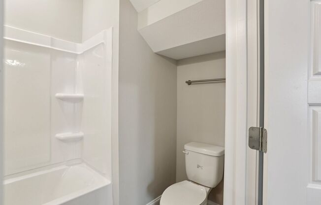 4 beds, 3 baths, 1,425 sqft, $1,795, Unit 201