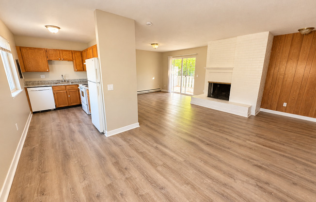 3 beds, 2 baths, 1,300 sqft, $1,795, Unit 3435