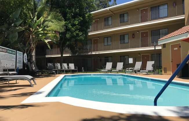 Woodman Lassen Apartments pool area