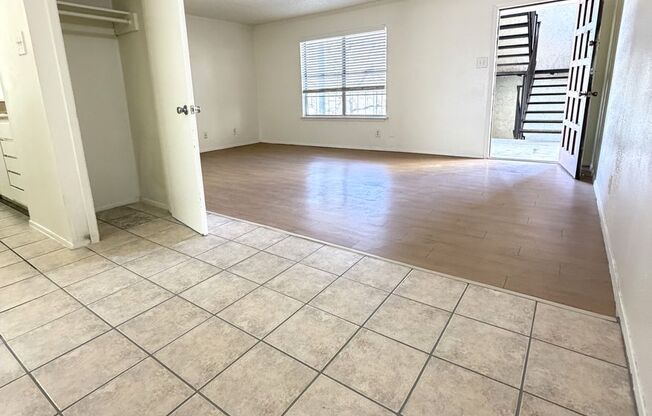 1 bed, 1 bath, 700 sqft, $1,024, Unit LAW11-215