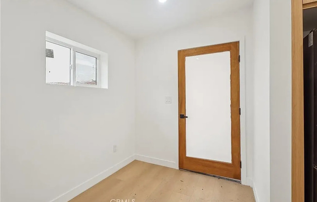 Beautifully Reimagined Hollywood Hills 3 bedroom 2 bath House with AC and Laundry Hook-ups