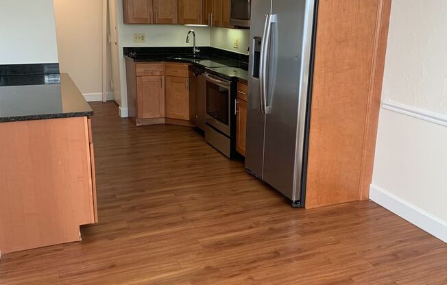 2 beds, 1.5 baths, 881 sqft, $2,200, Unit 5321 #3