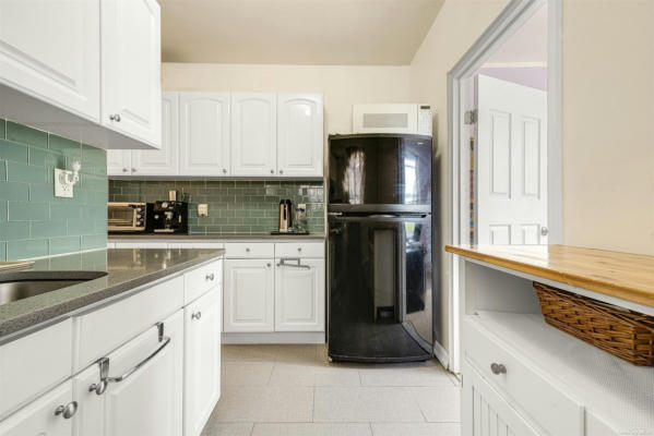 2 beds, 1 bath, $2,850, Unit E8